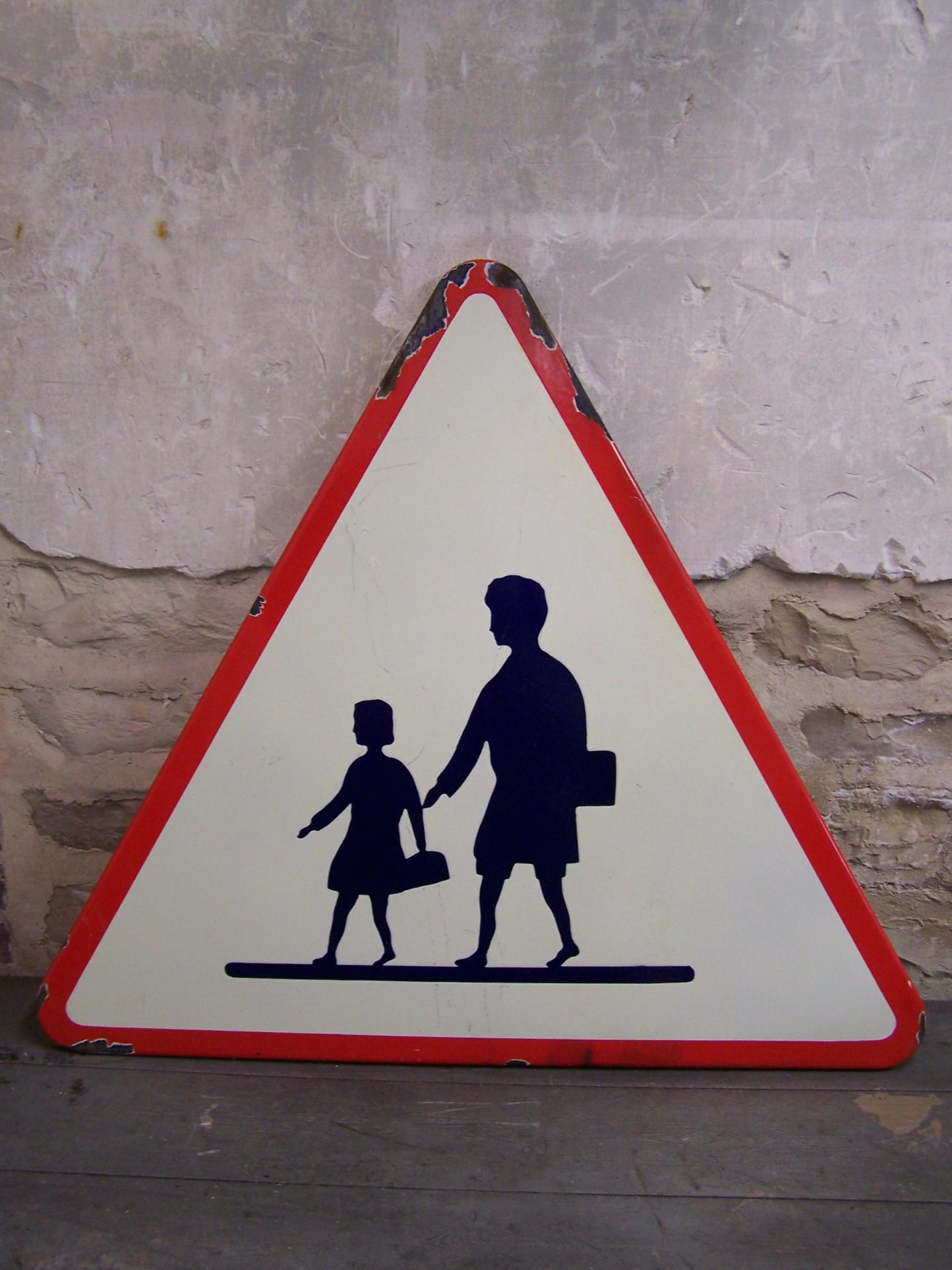 Résultat de recherche d'images pour "attention ecole"