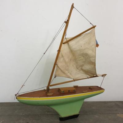 0 bateau voilier de bassin