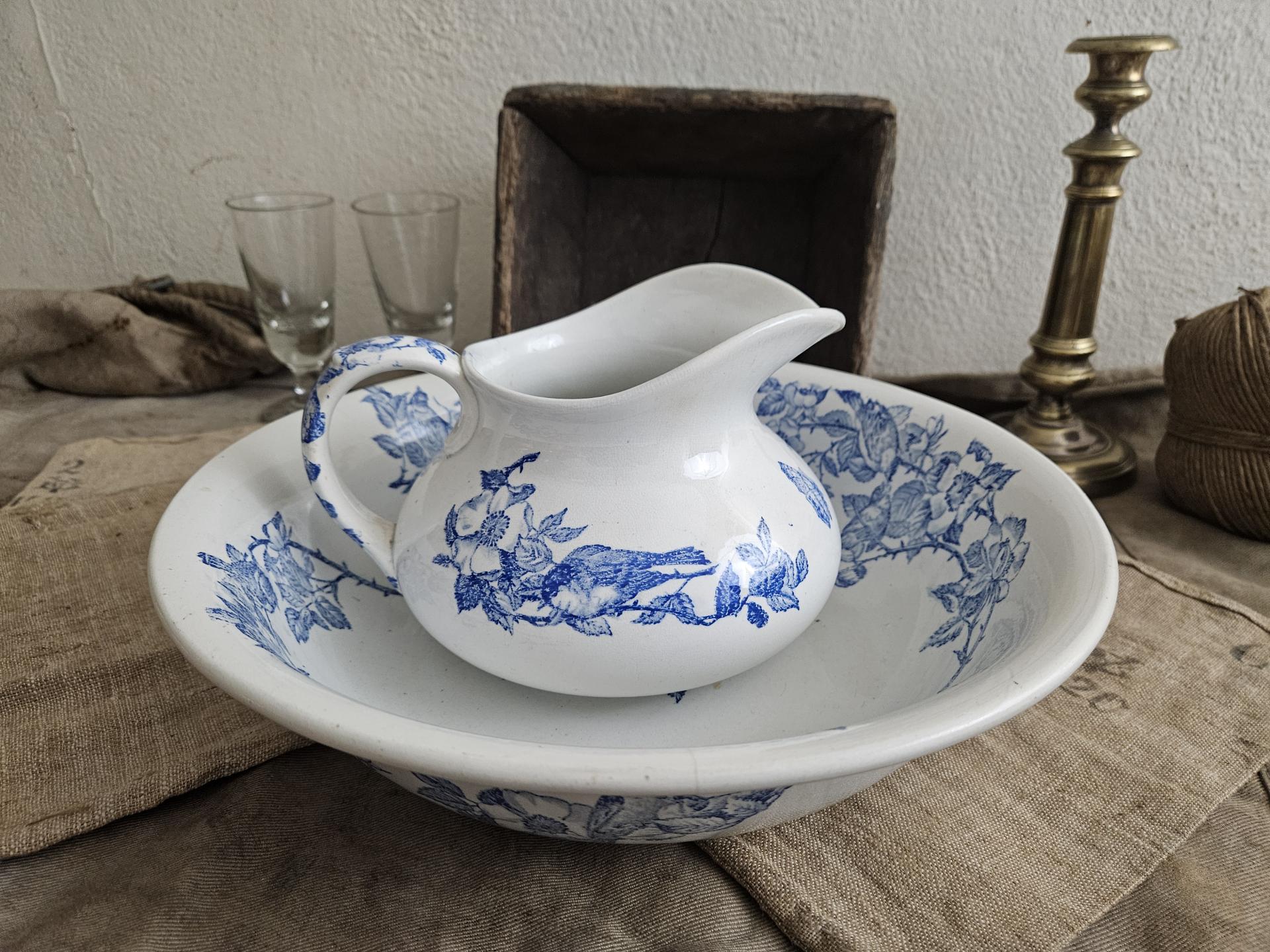 0 broc et bassin faience blanc et bleu