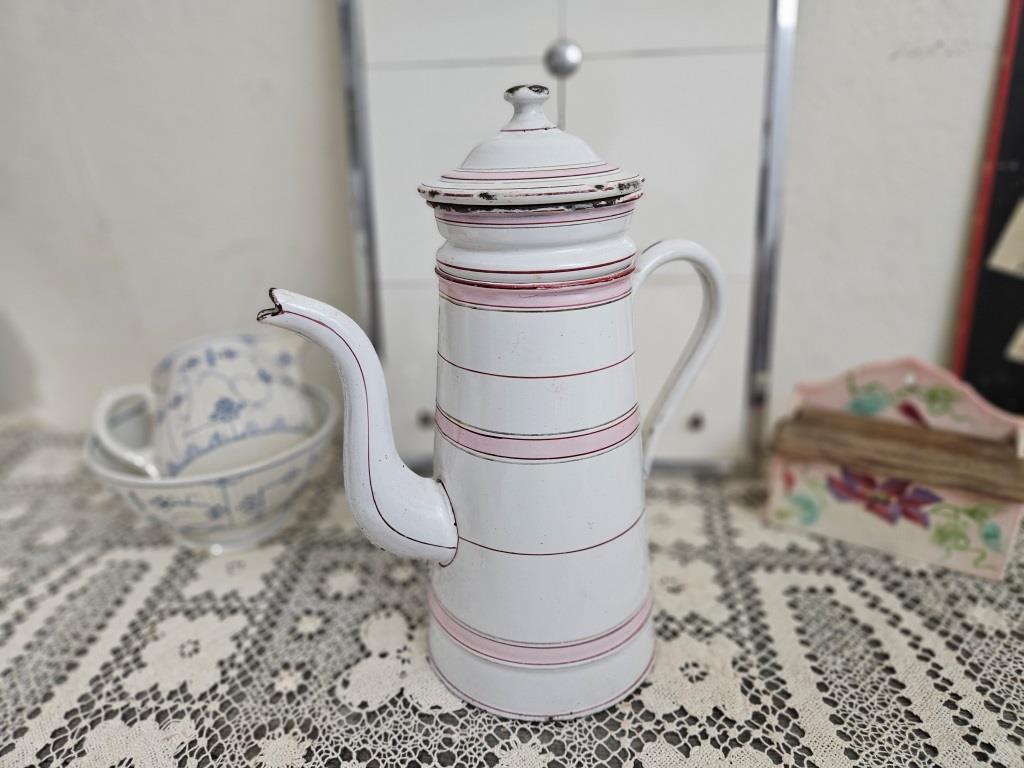 0 cafetiere emaillee blanche rose