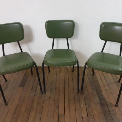 0 chaises vertes vintage