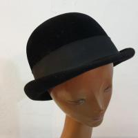 0 chapeau cloche noir