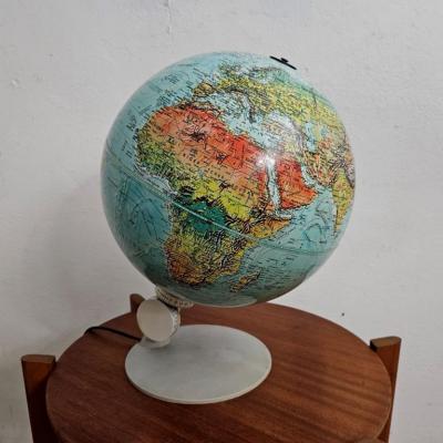 0 globe terrestre lumineux 1