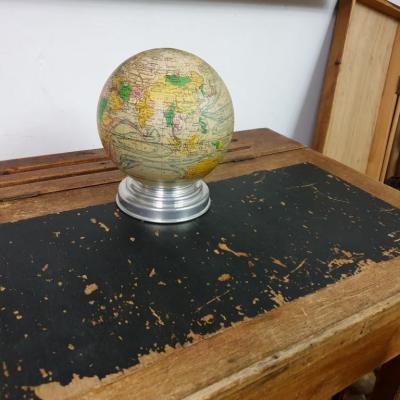 0 globe terrestre lumineux