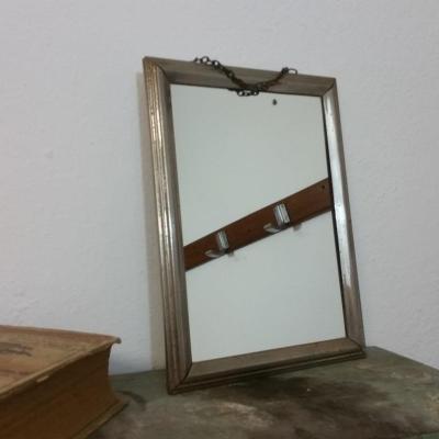 0 miroir mural