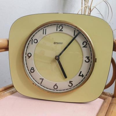 0 pendule formica jaune 1
