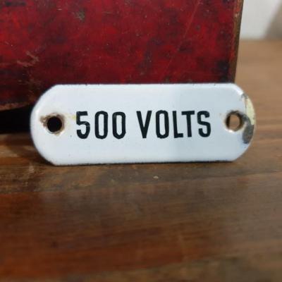 0 plaque 500 volts