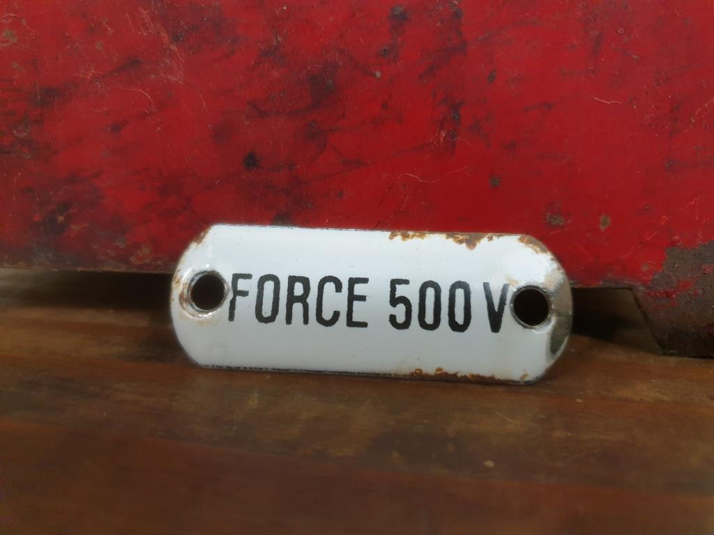 0 plaque force 500 v 2