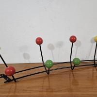 0 porte manteau 8 boules de couleurs