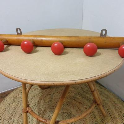 0 porte manteau bois plastique rouge