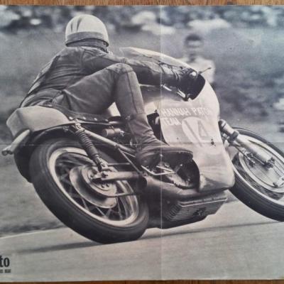 0 poster moto noir et blanc 2