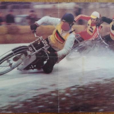 0 poster motos sur la neige