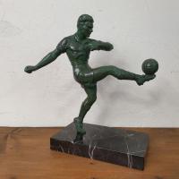 0 statue footballeur