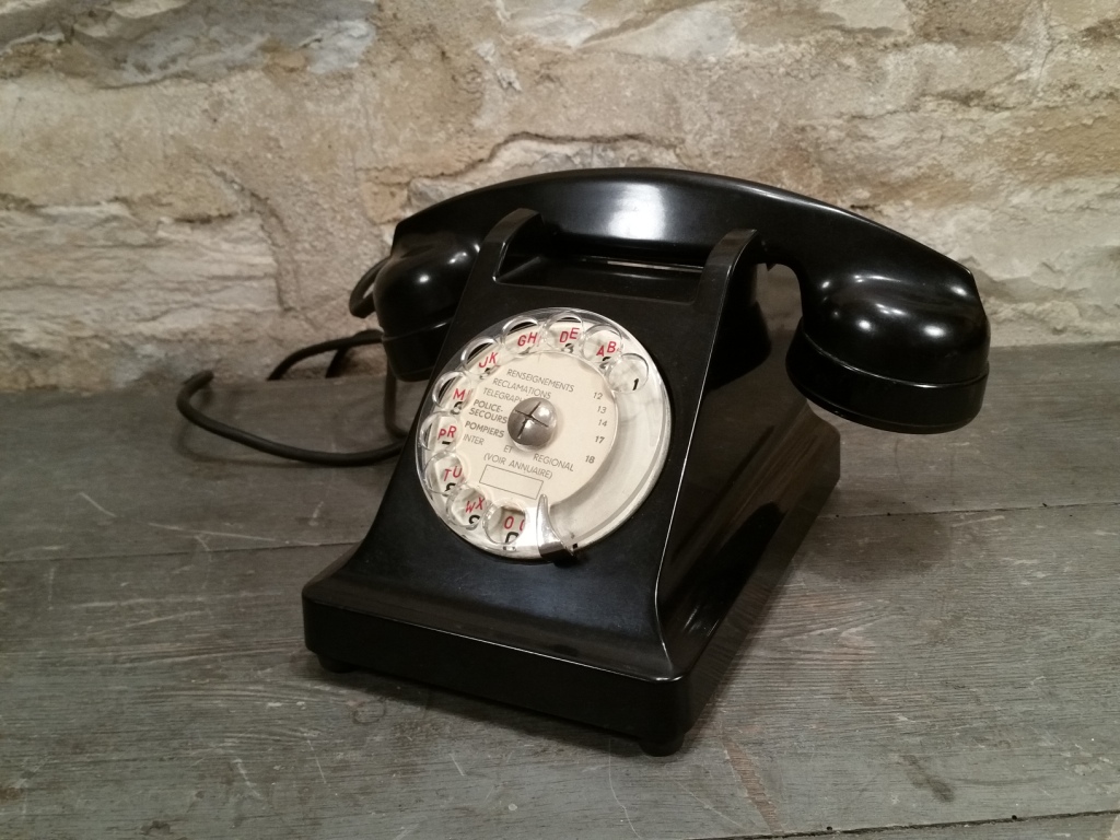0 telephone noir