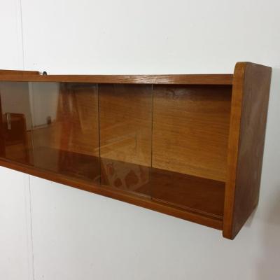 001 etagere vitrine murale