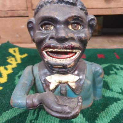 001 tirelire a systeme noir