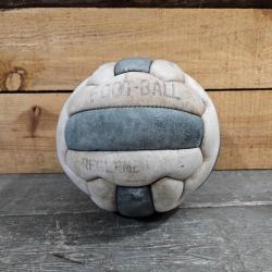 Ancien ballon de foot