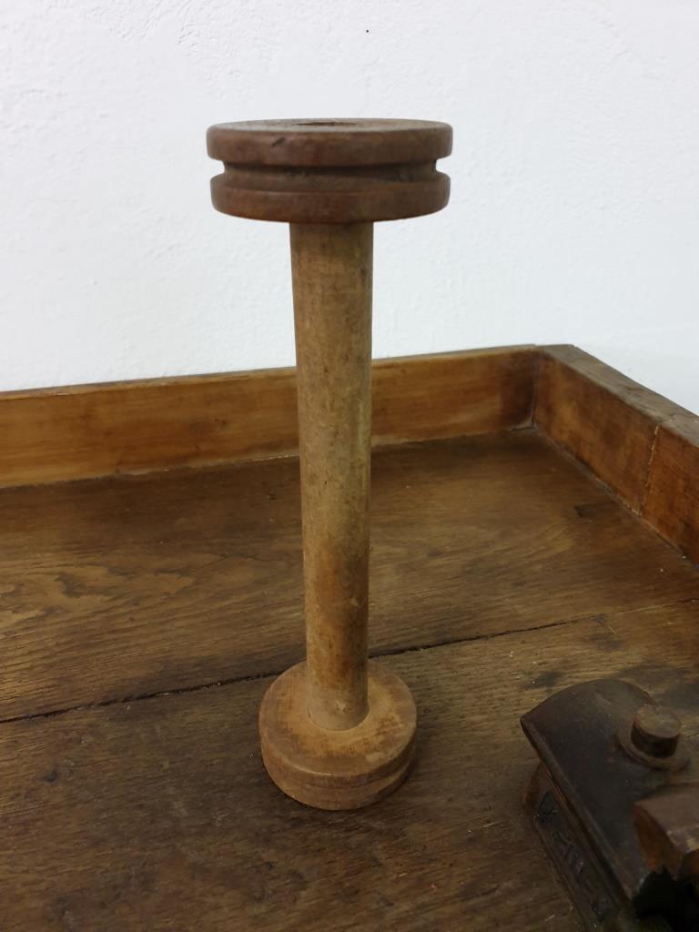 01 bobine de fil en bois