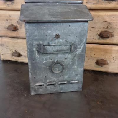 01 boite aux lettres en zinc