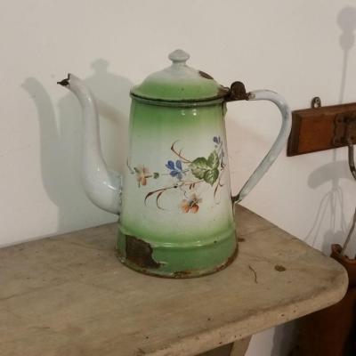 01 cafetiere emaillee verte
