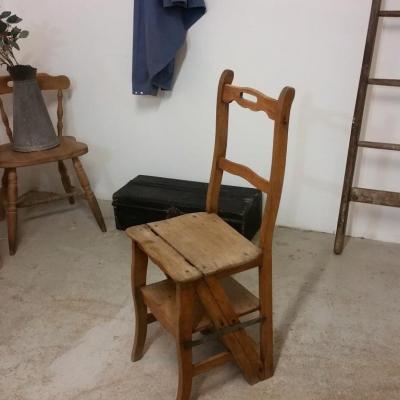 01 chaise escabeau