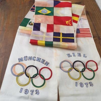 Foulard JO 1972