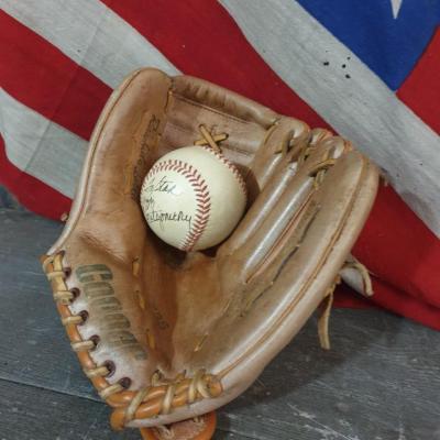 01 gant et balle de base bal