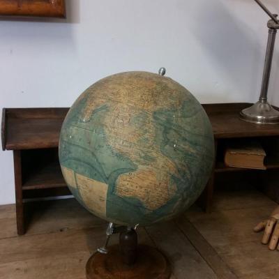 01 globe terrestre forest