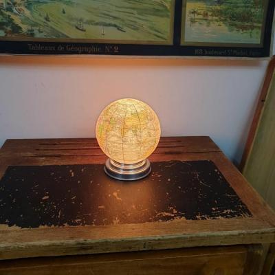 01 globe terrestre lumineux