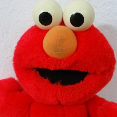 01 peluche elmo
