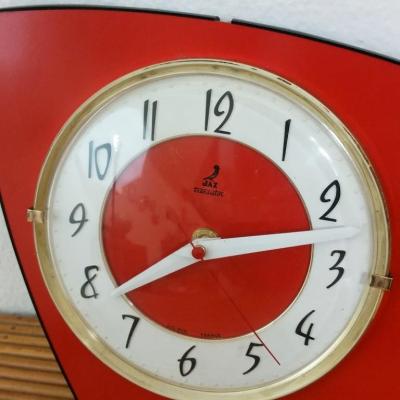 01 pendule jaz formica rouge