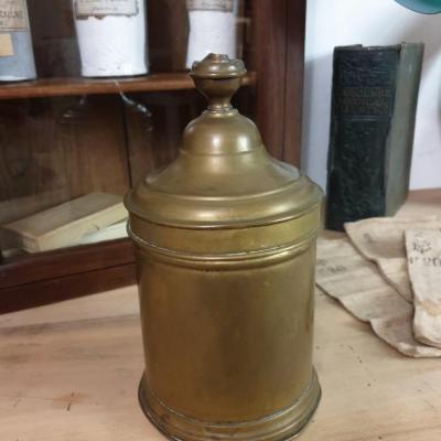 01 pot en cuivre jaune