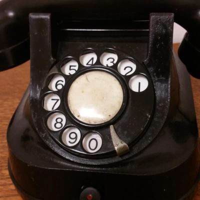 01 telephone noir