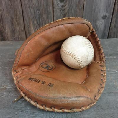 02 gant et balle de base ball