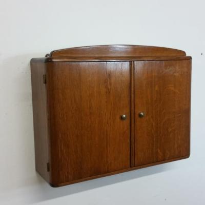 1 armoire a suspendre