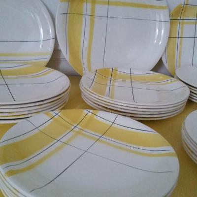 1 assiettes salin montreal jaune