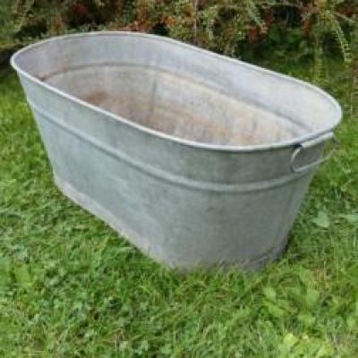 1 bac oval en zinc perce copie