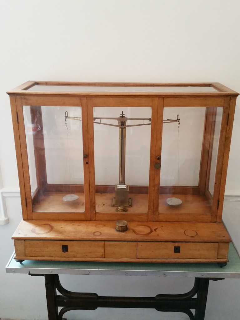 1 balance scientifique