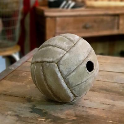 1 ballon de foot cuir 1