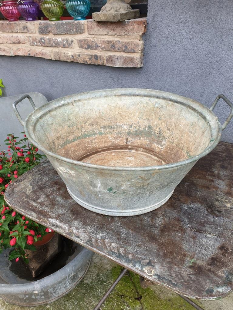 1 bassine en zinc 2 poignees