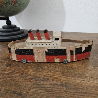 1 bateau paquebot en bois