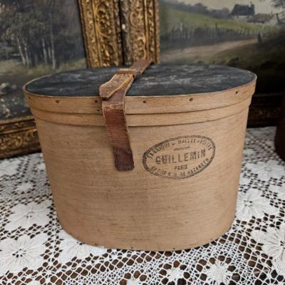 1 boite a chapeau en bois petite