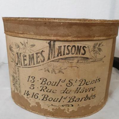 1 boite a chapeau memes maisons