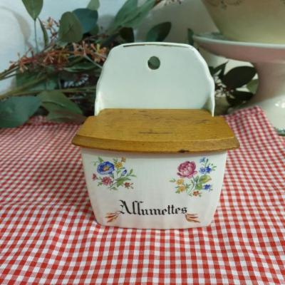 1 boite allumettes en faience