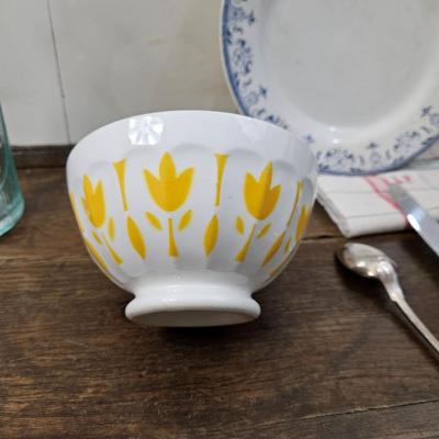 Bol à fleurs jaunes