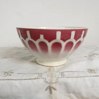 1 bol blanc et bordeaux