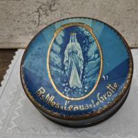 1 booite de pastilles a l eau de la grotte
