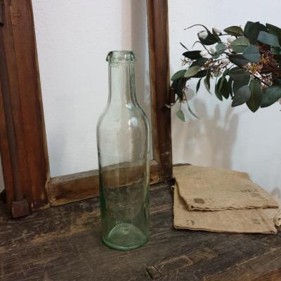 1 bouteille en verre transparente