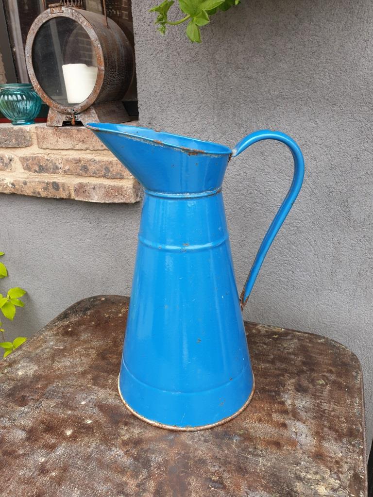 1 broc emaille bleu
