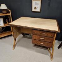 1 bureau enfant en bambou